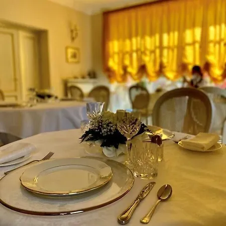 Bb Principessa Di Savoia Couette-café