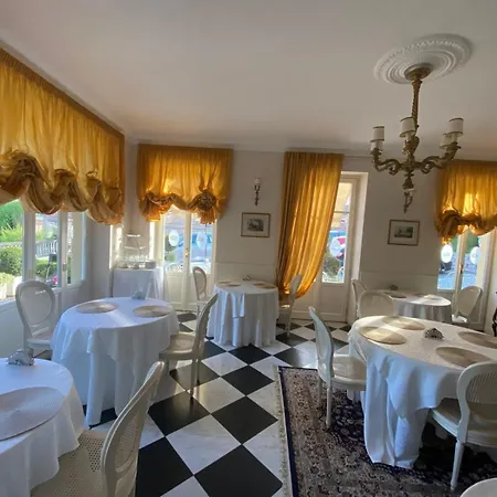 Bb Principessa Di Savoia Bed & Breakfast 3*