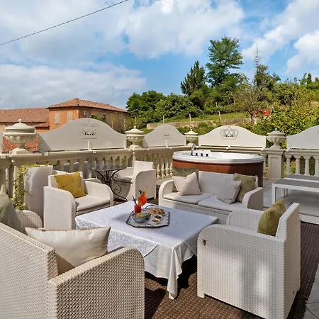 Bb Principessa Di Savoia Bed & Breakfast 3*