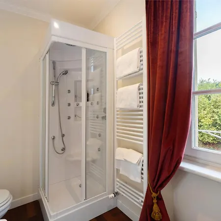 Bb Principessa Di Savoia Bed & Breakfast 3*